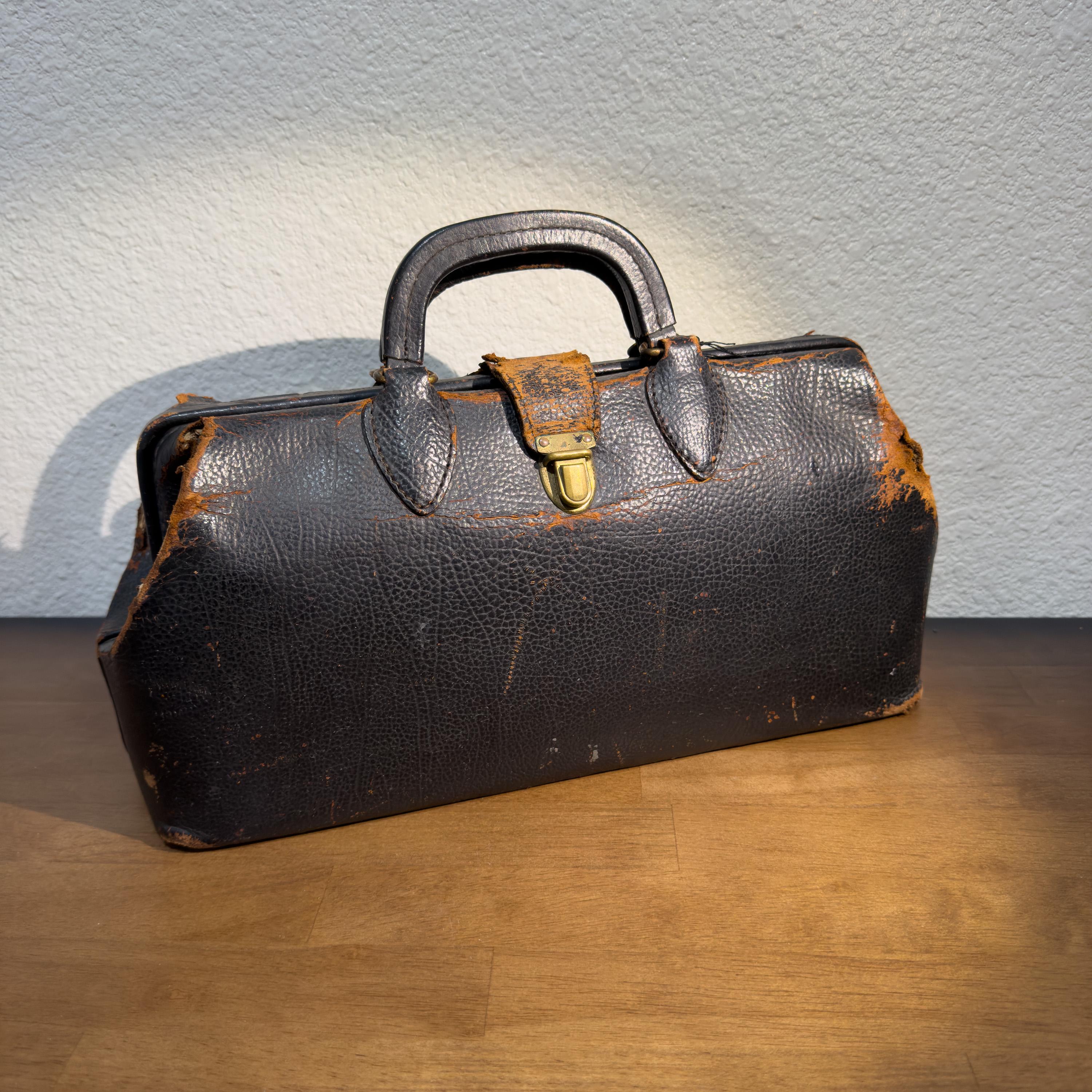 True Vintage Leather Dr. Bag from the early 1900's