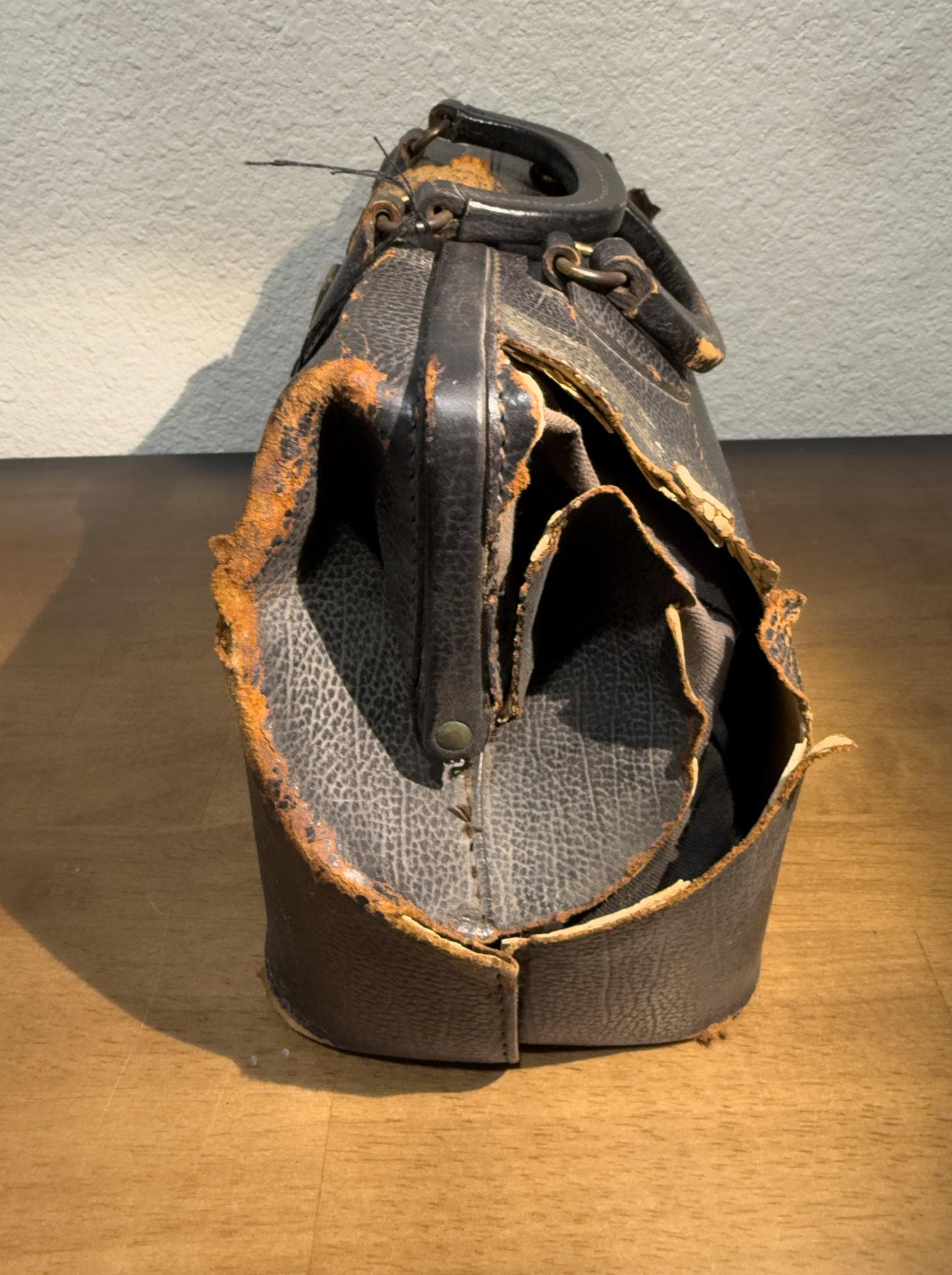 True Vintage Leather Dr. Bag from the early 1900's